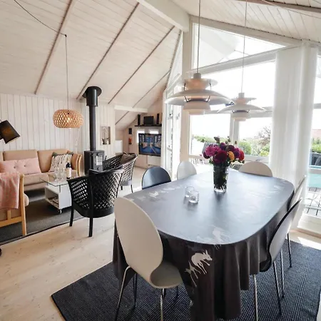 Three-bedroom Holiday In Karrebaksminde Nyaraló *