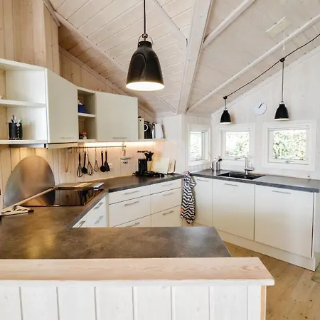 Three-bedroom Holiday In Karrebaksminde Karrebæksminde